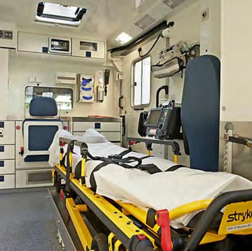 Interior equipado de una ambulancia