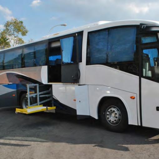 Autobús con rampa de acceso para sillas de ruedas