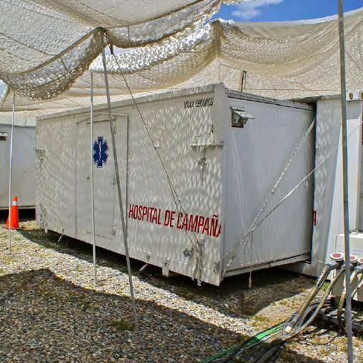 Contenedor de hospital de campaña en sitio