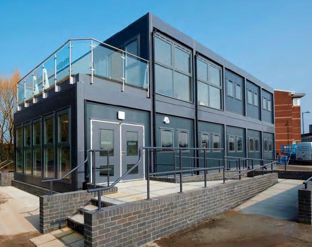 Edificio modular de dos pisos terminado